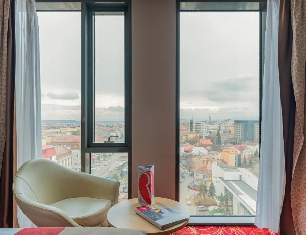 twin-executive-room-ramada-5