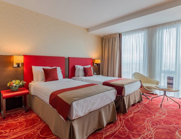 twin-standard-room-ramada-1