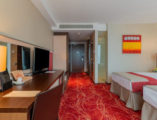 twin-standard-room-ramada-3